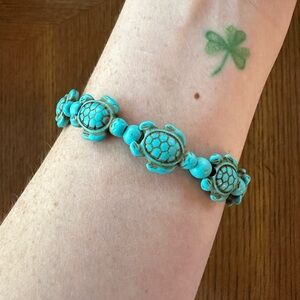 Howlite Turtle Bracelet🩵